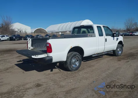 2008 Ford F250 Super Duty z USA, uszkodzony, nr VIN 1FTSX21548EE03391